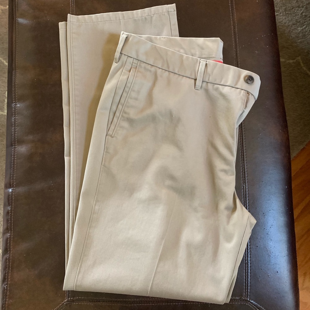 Men’s Haggar H26 Khaki Pants